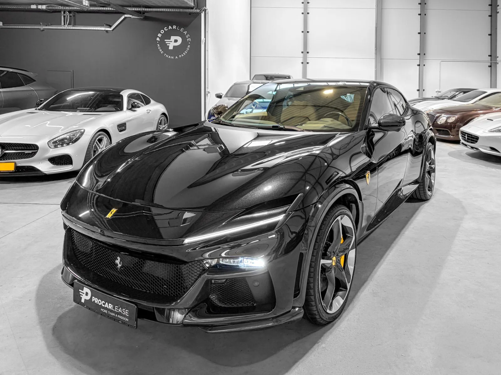 Ferrari Purosangue IN STOCK/ V12 / SABBIA INSIDE COLOR/ FULL CARBON - Photo 1