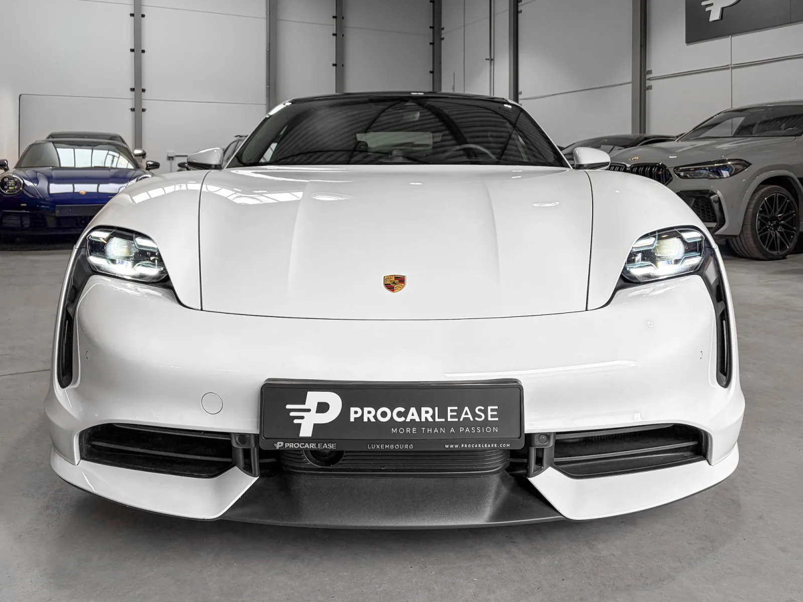 Porsche Taycan PORSCHE TAYCAN TURBO /APPROVED/ PURE WHITE | SPORT CHRONO | TOIT PANO | 21" MISSION E | BOSE | AFFICHAGE PASSAGER | PSCB - Photo 1