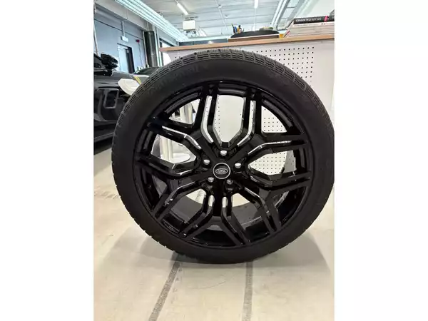 Jantes alu + Pneus hiver 22 275/40 R22 108V - Photo 1