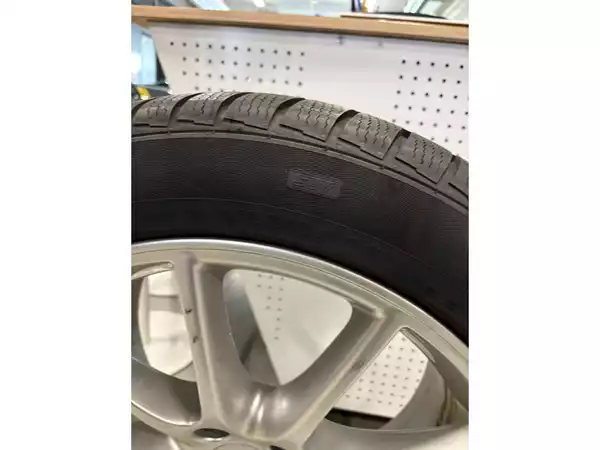 Jantes alu + Pneus hiver 20 305/40 R20 112V - Photo 3