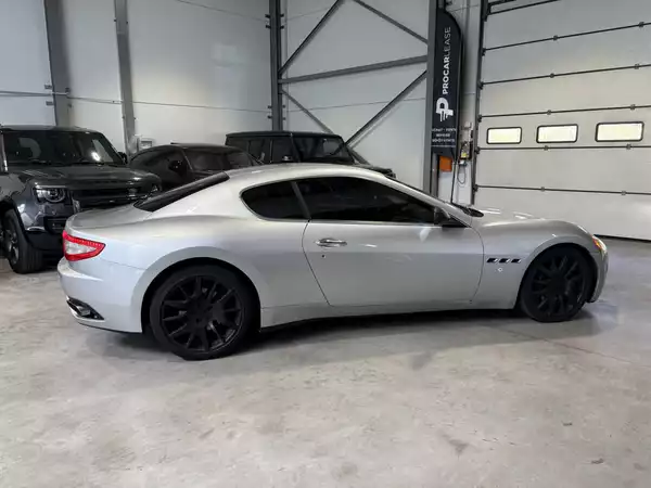 Maserati GranTurismo MASERATI GRANTURISMO 4.2 V8 405 CV/GPS/CUIR/Xénon/ - Photo 2