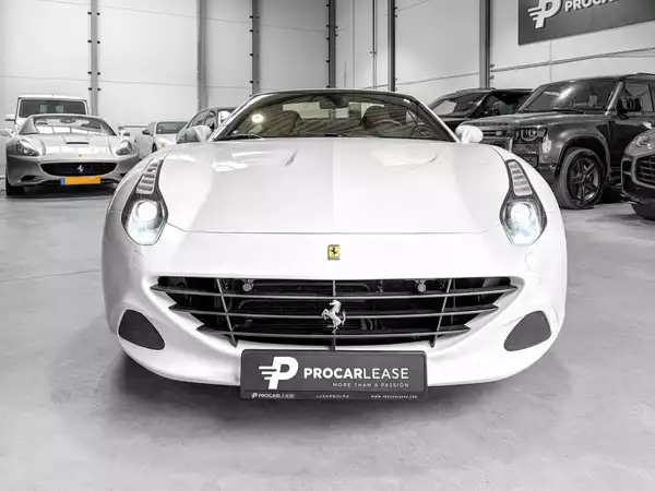 Ferrari California California T / 3.9 V8 / 4-Sitzer / - Photo 2