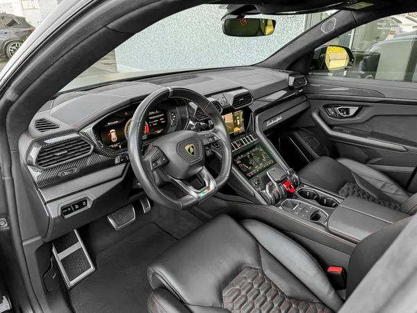 Lamborghini Urus 4.0 V8 Auto./PANO/22/360°/HUD/CARBON/VOLL - Photo 3