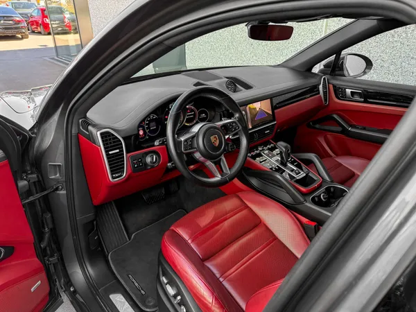 Porsche Cayenne Coupe E-Hybrid/Panorama/22 - Photo 2