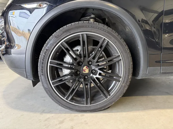 Porsche Cayenne Cayenne S Diesel/Luftfederung/21/CUIR/AHK/VOLL - Photo 3