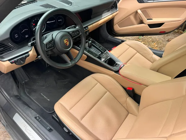 Porsche 911 992 CARRERA 4 /TOIT OUVRANT/ PASM/ CARPLAY - Photo 2