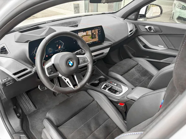 BMW 120 120 i Limousine 120 M Sport/Mild Hybride - Photo 2