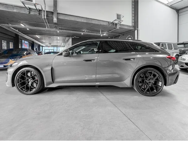 Audi RS5 Audi RS5 Avant Performance/PLATEAU/SOFORT/KERAMIK/CARBONE/ RS Sport Plus/MASSAGE/B&O 3D/21" - Photo 2
