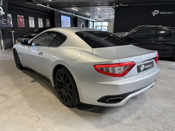 Maserati GranTurismo MASERATI GRANTURISMO 4.2 V8 405 CV/GPS/CUIR/Xénon/ - Photo 2
