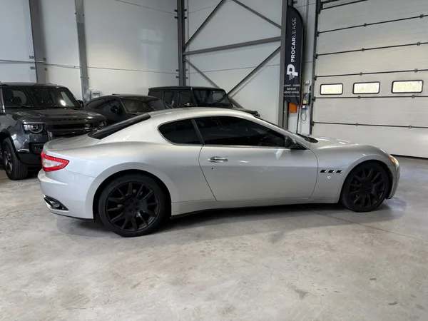 Maserati GranTurismo MASERATI GRANTURISMO 4.2 V8 405 CV/GPS/CUIR/Xénon/ - Photo 2