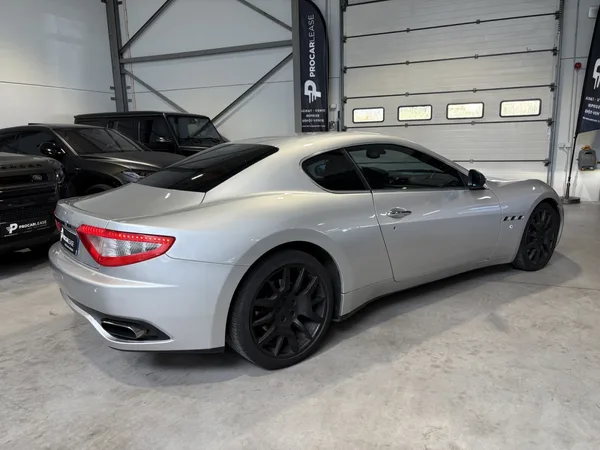 Maserati GranTurismo MASERATI GRANTURISMO 4.2 V8 405 CV/GPS/CUIR/Xénon/ - Photo 3