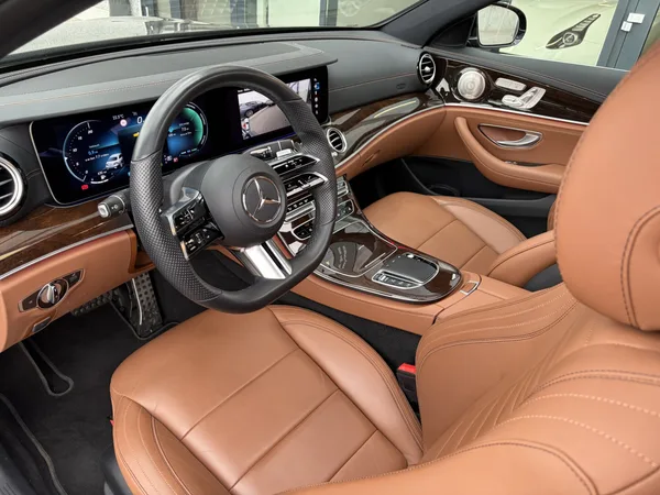 Mercedes-Benz E 300 E 300 E Limousine AMG LINE - Photo 2