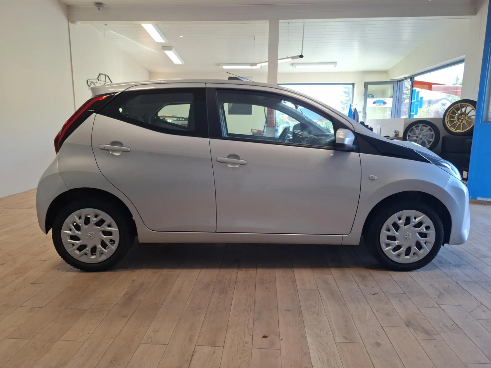 Toyota Aygo 1.0 VVT-i X-Play - Photo 1