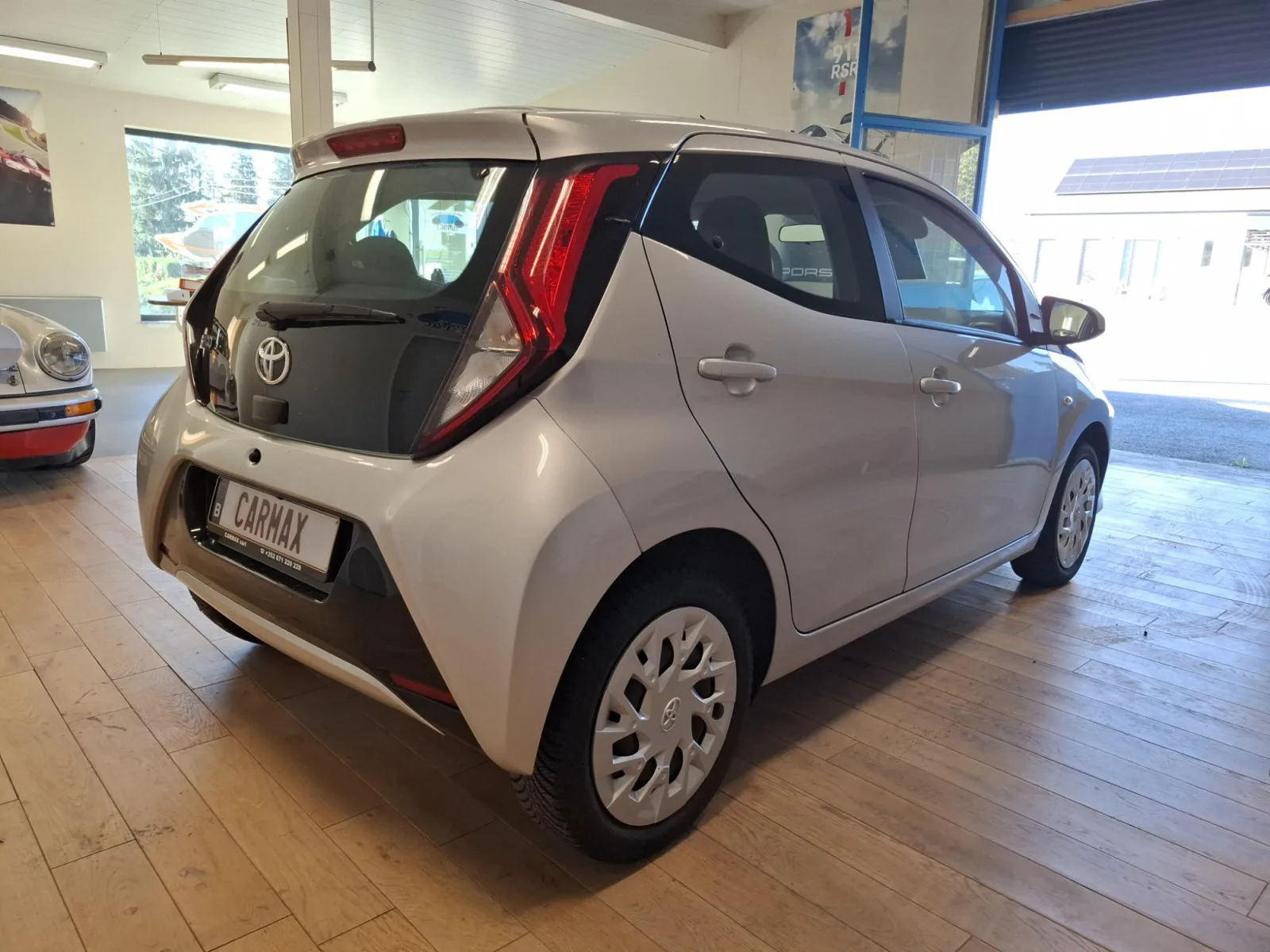 Toyota Aygo 1.0 VVT-i X-Play - Photo 1