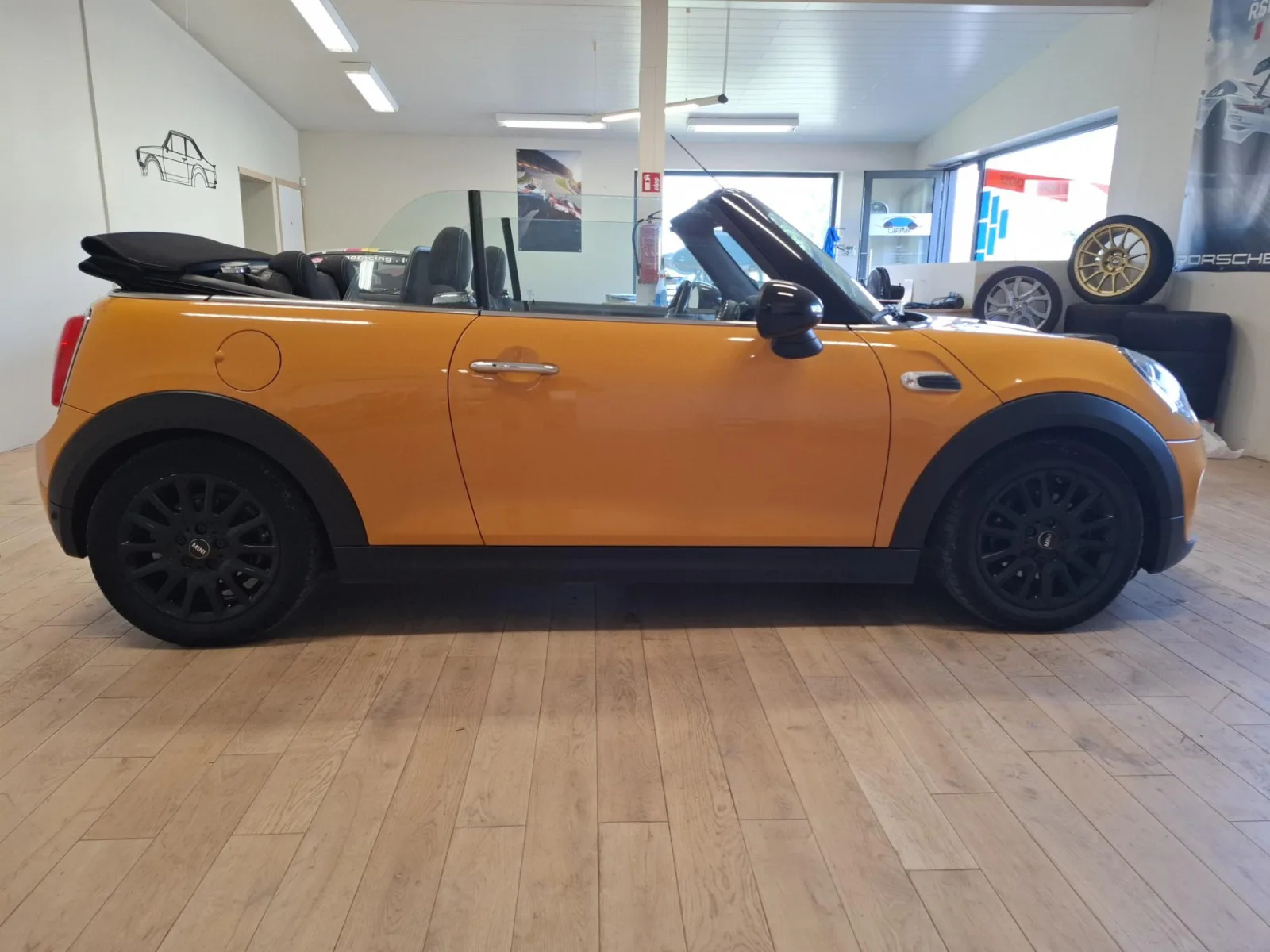 MINI Cooper Cabrio 1.5d 115 - Photo 1