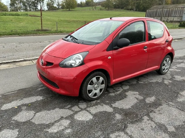 Toyota Aygo 1.0 VVT-i - Photo 1