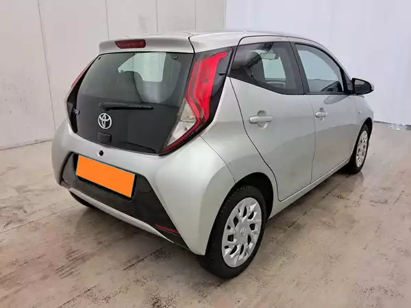 Toyota Aygo 1.0 VVT-i X-Play - Photo 2
