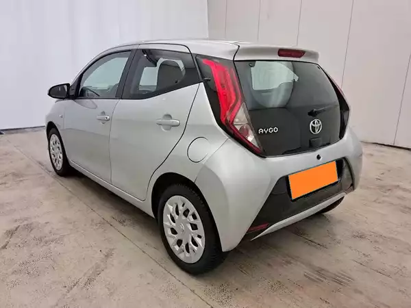 Toyota Aygo 1.0 VVT-i X-Play - Photo 2