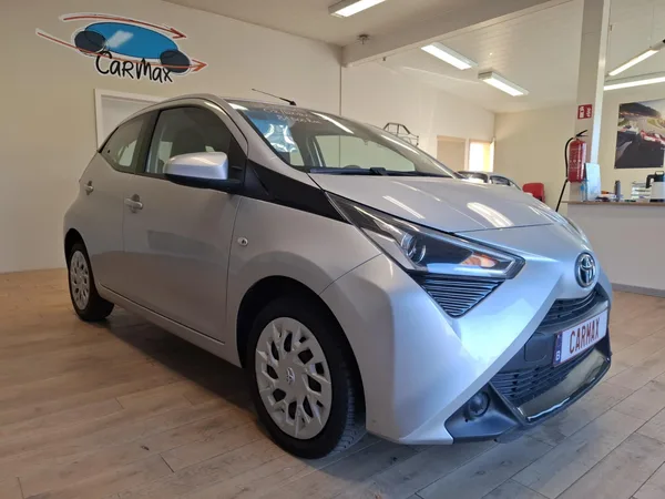Toyota Aygo 1.0 VVT-i X-Play - Photo 1