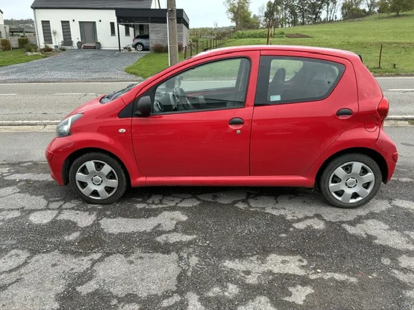 Toyota Aygo 1.0 VVT-i - Photo 2