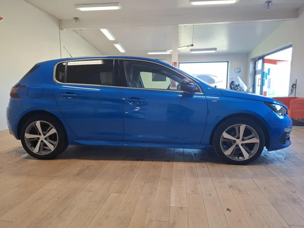 Peugeot 308 1.5 BlueHDI 130 GT Line EAT8 - Photo 2
