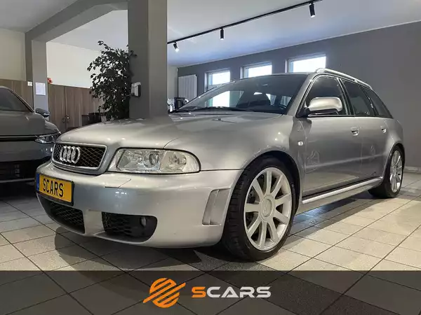 Audi RS4 2.7 quattro 381cv - Photo 1