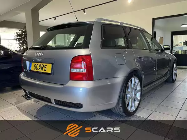Audi RS4 2.7 quattro 381cv - Photo 2