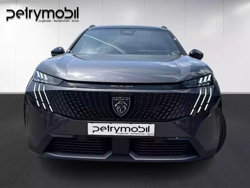 Peugeot 5008 III and e- GT - Photo 1