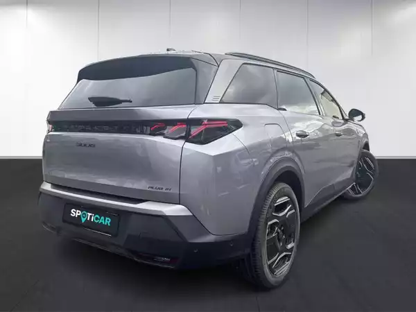 Peugeot 5008 III and e- GT - Photo 3