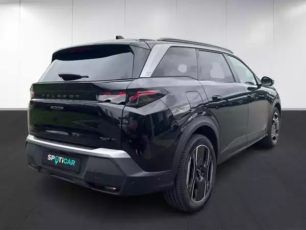 Peugeot 5008 III and e- GT - Photo 3