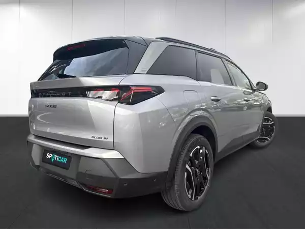 Peugeot 5008 III and e- GT - Photo 3