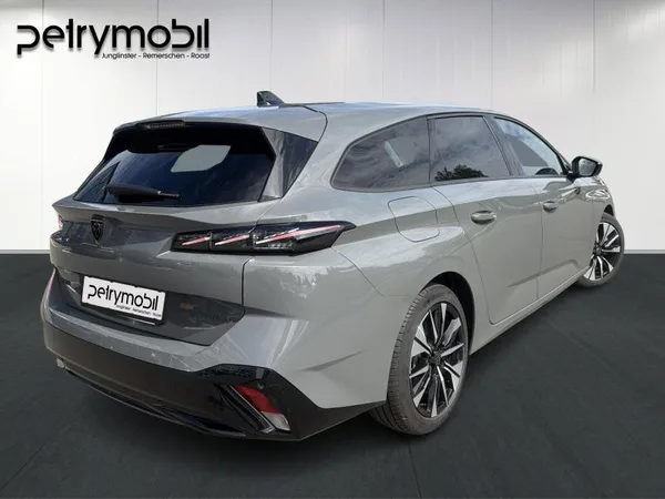 Peugeot 308 III and e- Allure - Photo 3