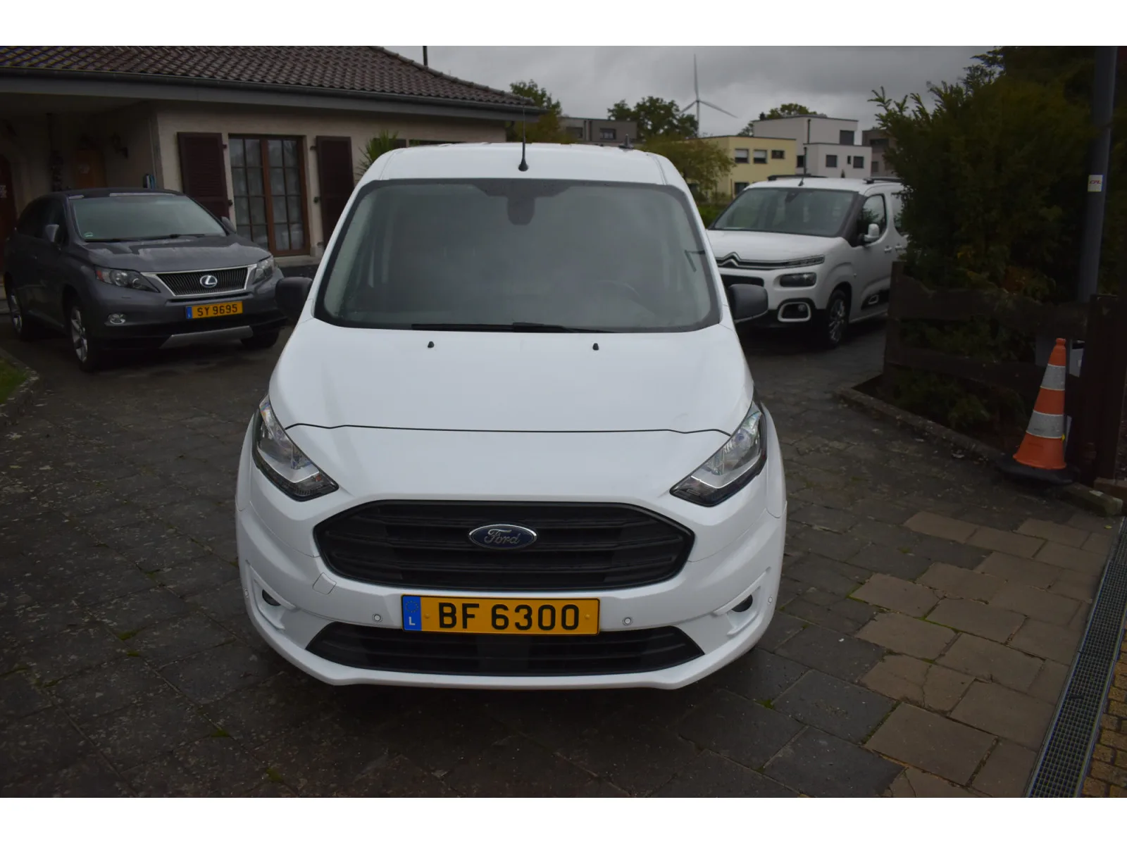 Ford Transit Connect 1,5 TDCi 100 Trend Navi Airco 48000km Très soigné - Photo 1