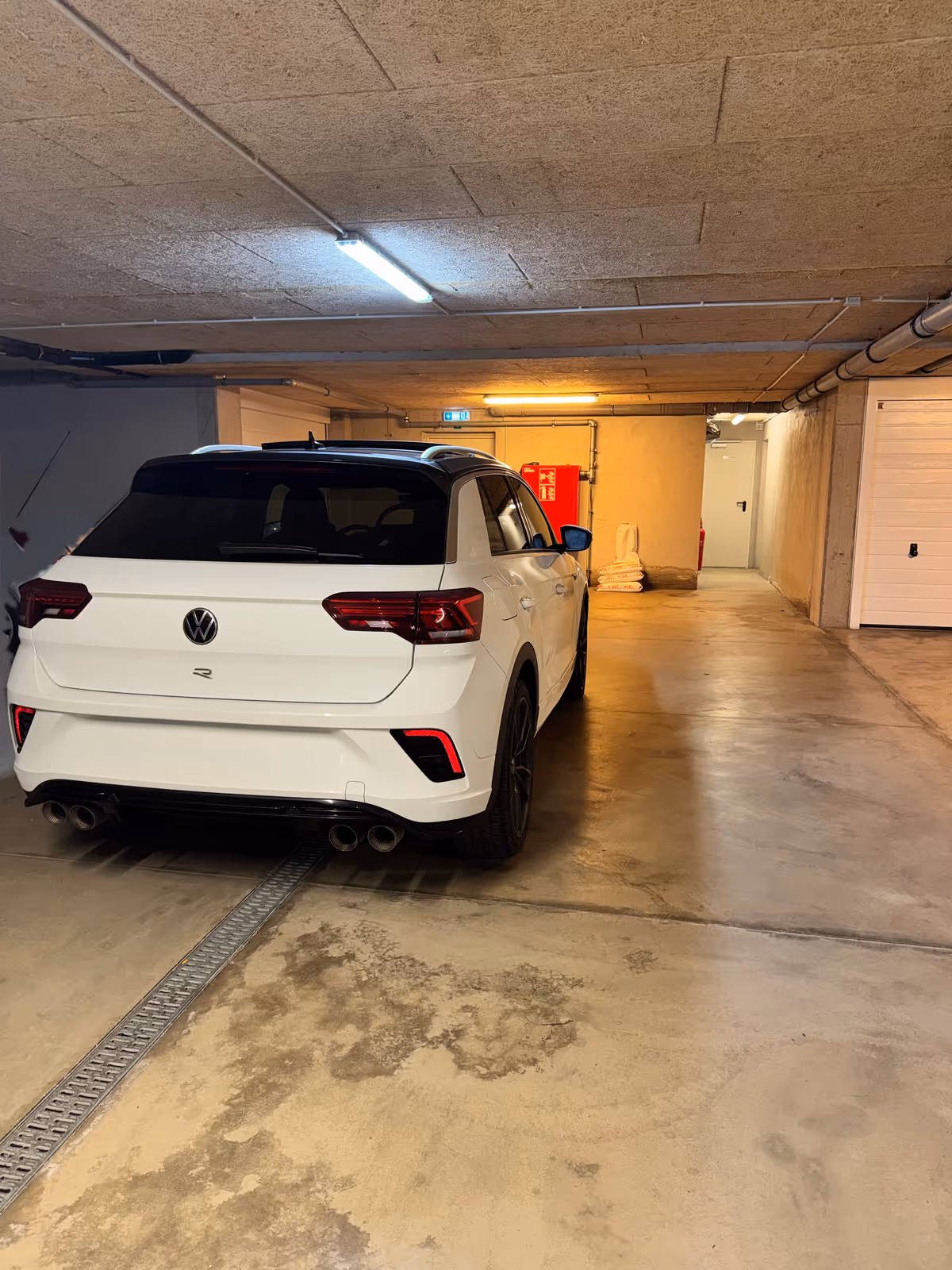 Volkswagen T-Roc R 2.0 TSI 4motion 300 ch akrapovič - Photo 1