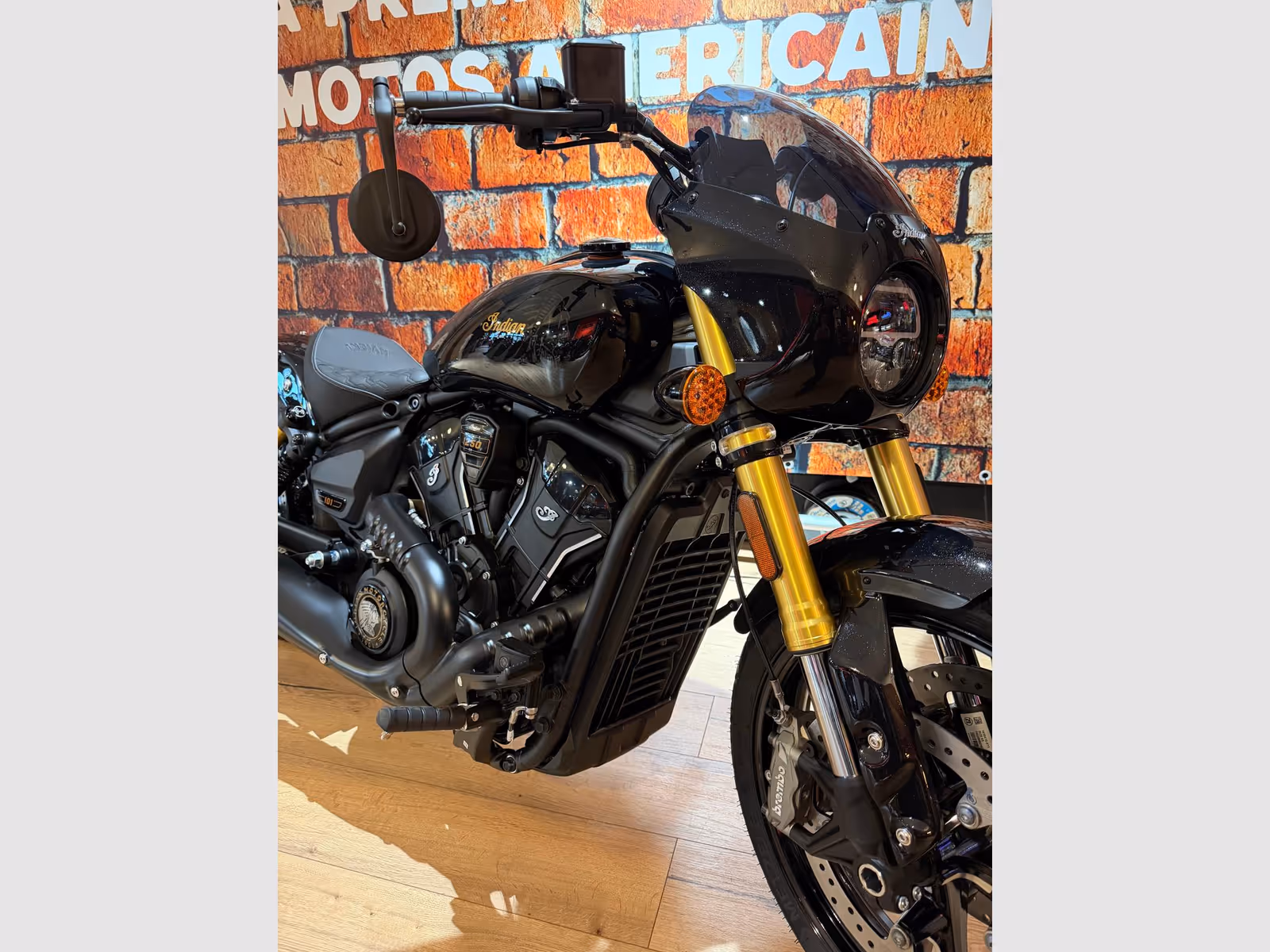 Indian 101 Scout BLACK CRYSTAL 2026 - Photo 1
