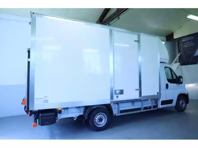 Citroën Jumper Cargo Box avec Hayon L4 3,5t - Photo 1