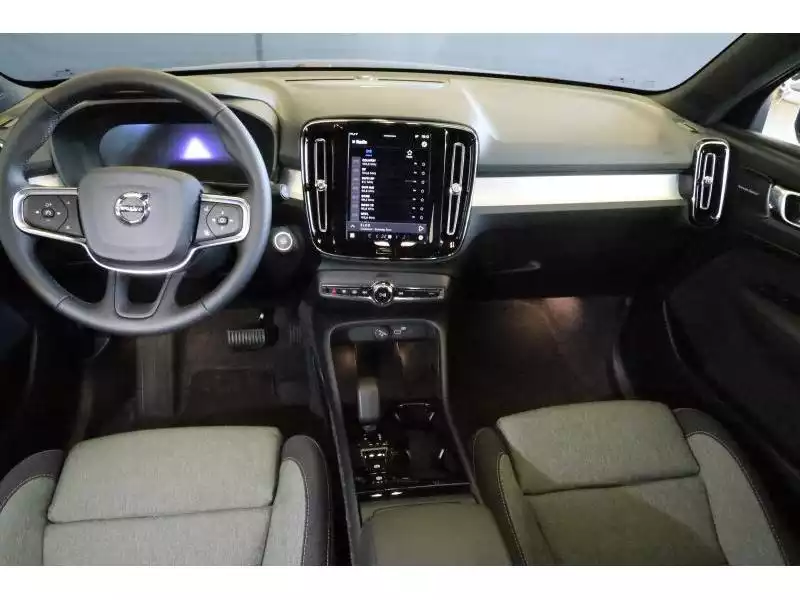 Volvo XC40 Plus - Photo 1