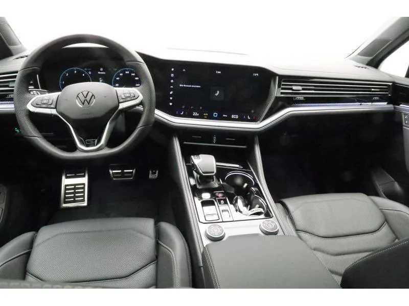 Volkswagen Touareg R-Line - Photo 1