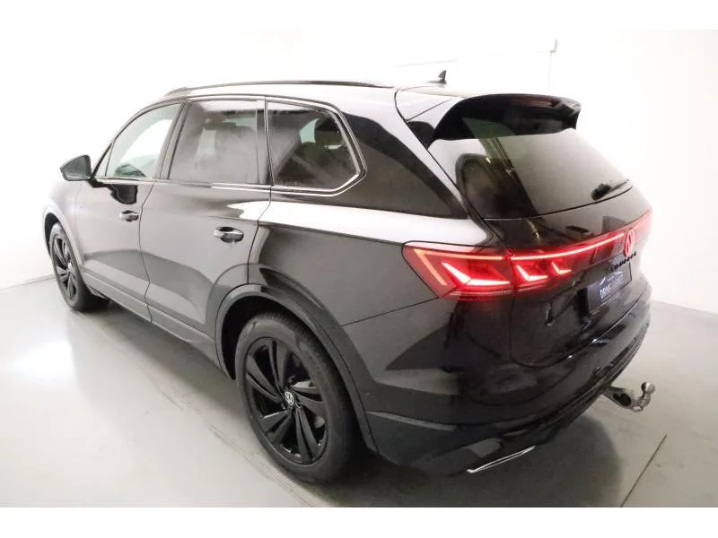 Volkswagen Touareg R-Line - Photo 1