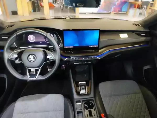 Skoda Octavia Sportline - Photo 2