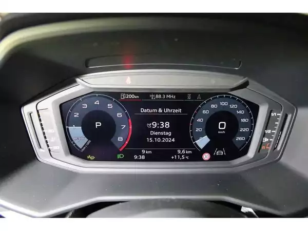Audi Q2 35 TFSI S Tronic - Photo 3