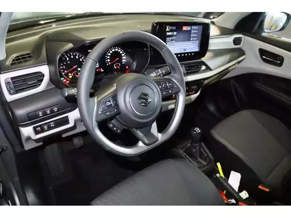 Suzuki Swift GL+ - Photo 2