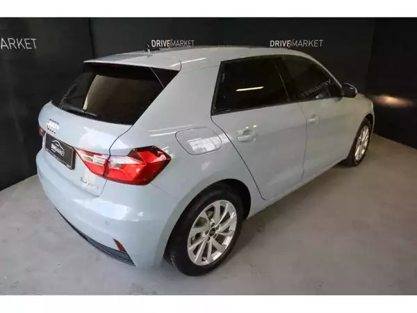 Audi A1 Advanced - Photo 2