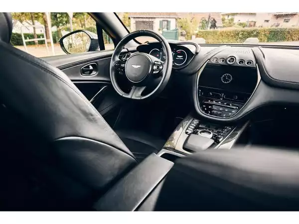 Aston Martin DBX - Photo 2