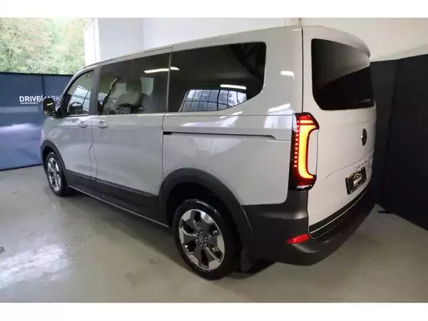 Volkswagen T7 Caravelle Life AHK PanAmerica - Photo 2