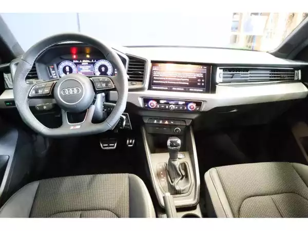 Audi A1 Advanced - Photo 2