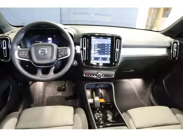 Volvo XC40 Dark - Photo 2