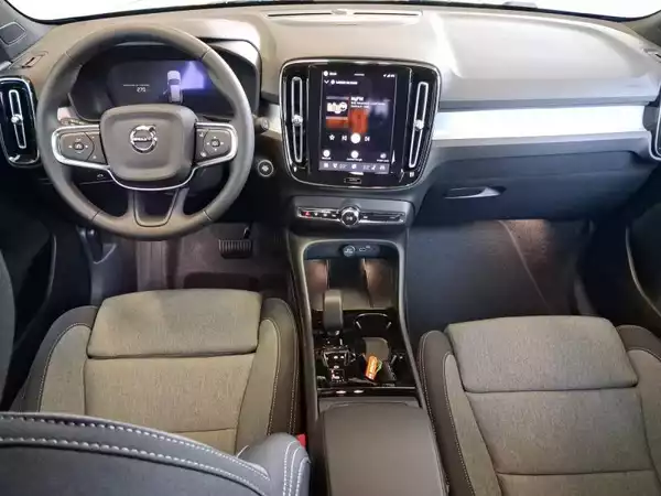 Volvo XC40 Dark - Photo 2