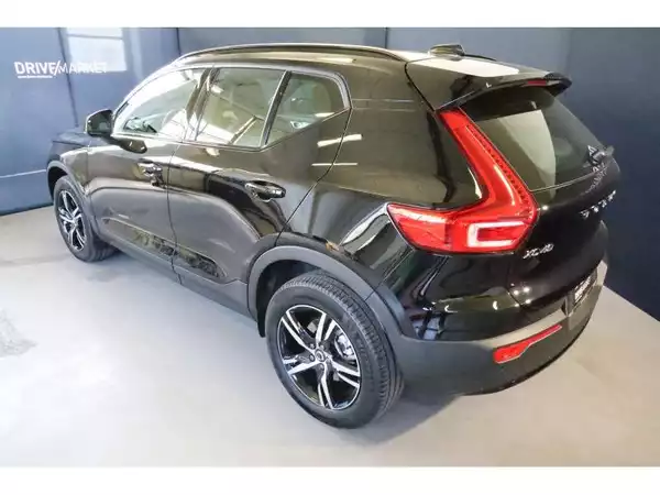 Volvo XC40 Plus - Photo 2