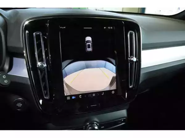 Volvo XC40 Plus - Photo 3
